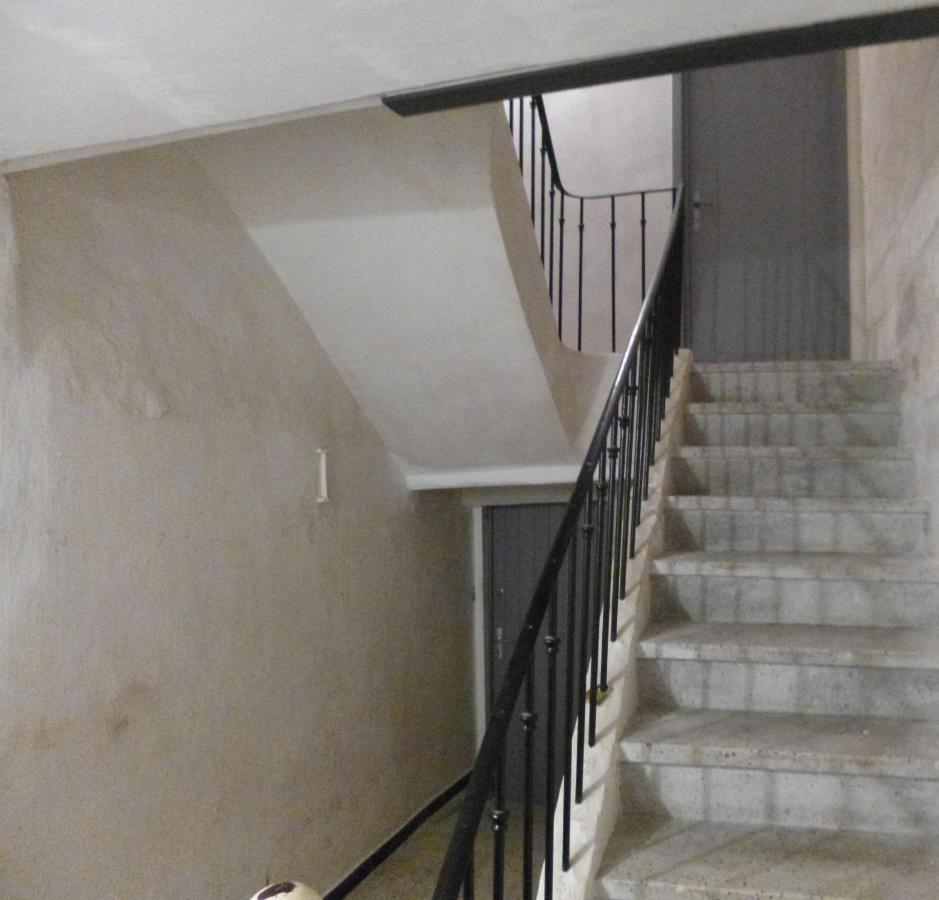 Studio Climatise Corps Saints Apartment อาวีญง ภายนอก รูปภาพ